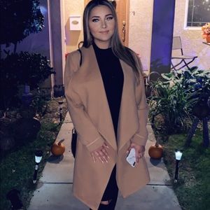 Meet your Posher, Desiree